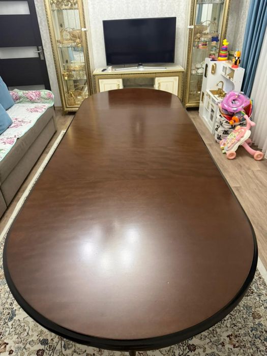Продам стол для гостей