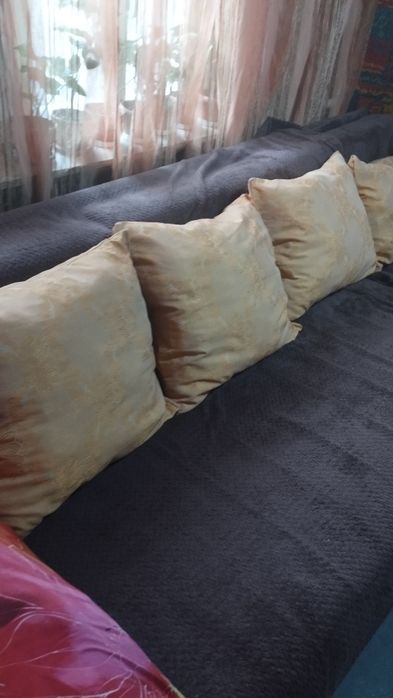 Подушки декоративные 4 штук