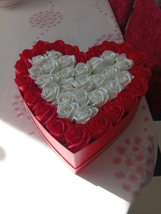 Lumânări de cununie și botez și aranjamente din flori de săpun