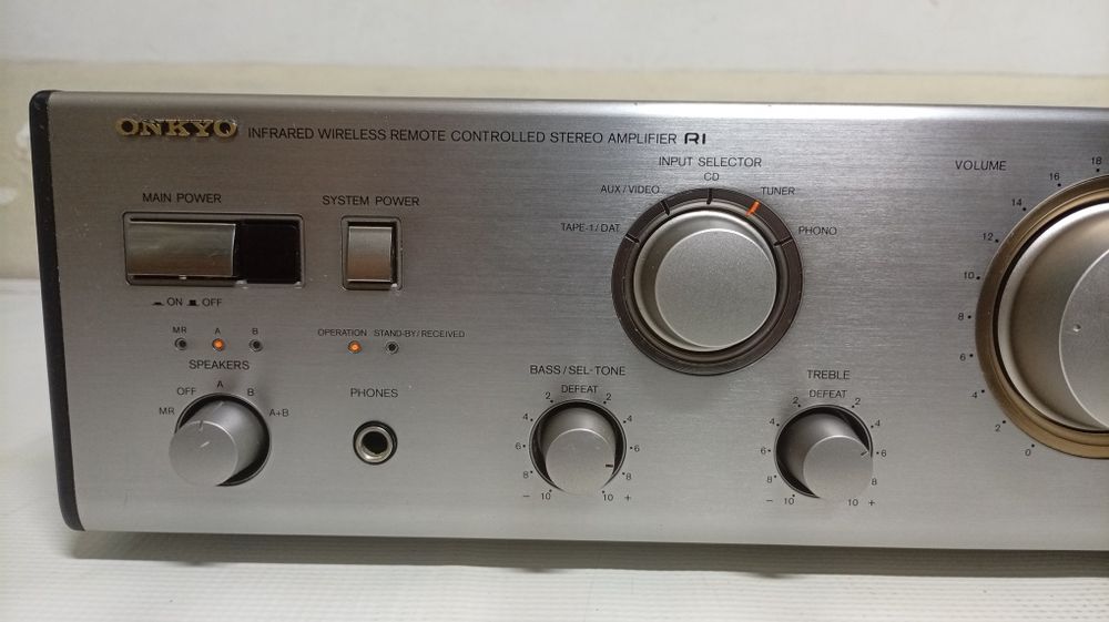 ONKYO  A - 8830   amplificator