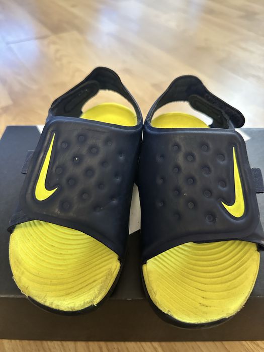 Сандали Nike 26 номер