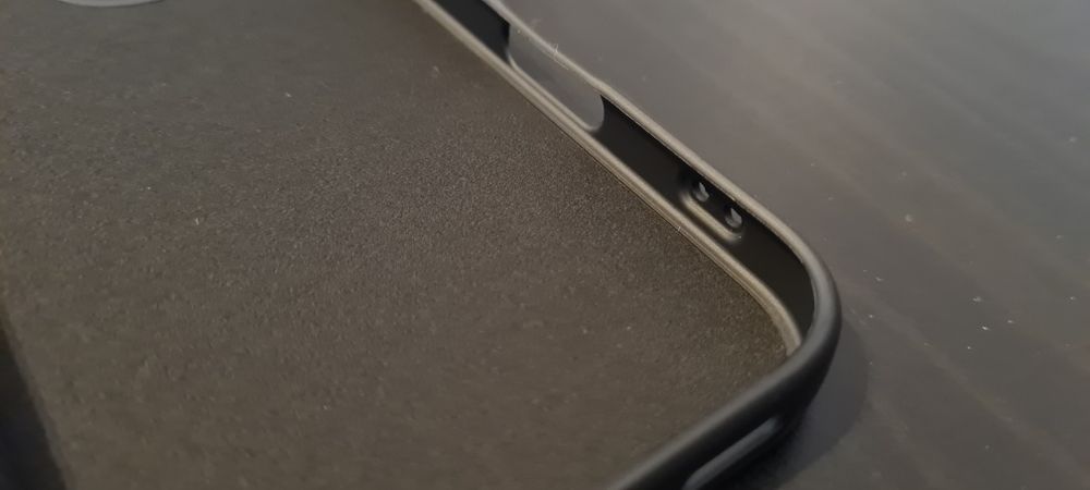 Husa slim iPhone 16 Pro, iPhone 16 Pro Max din silicon si catifea