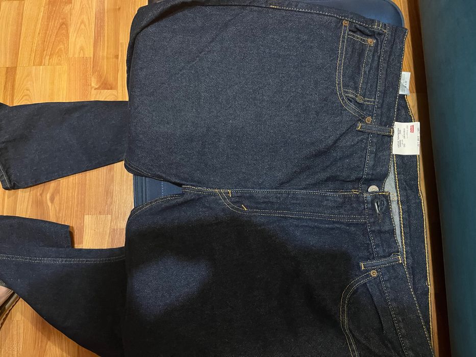 Blugi Levi’s noi  40x32