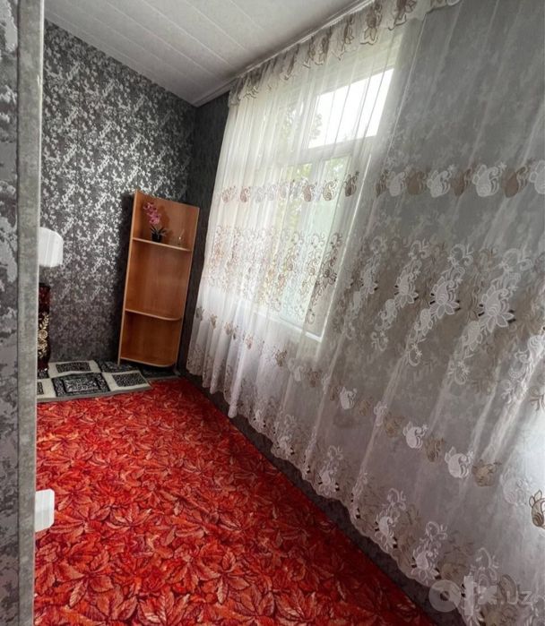 Чиланзар 21.  Срочно. Продается.  2 Х комнатная Зеркалка