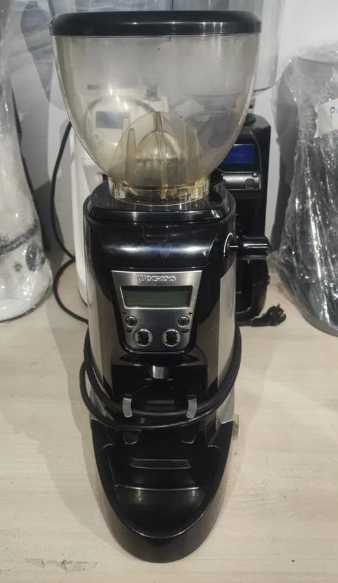 Профессиональная кофемолка с прямым помолом