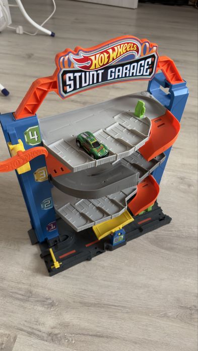 Garaj Hot Wheels