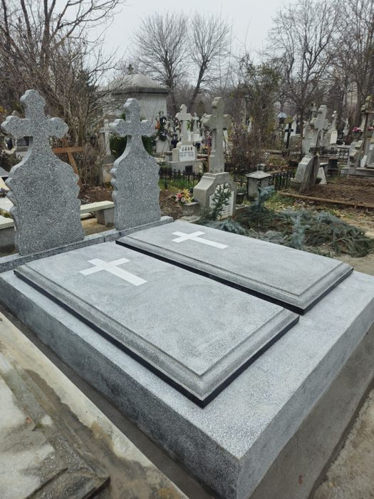 Loc de veci cimitirul izvorul nou 6mp