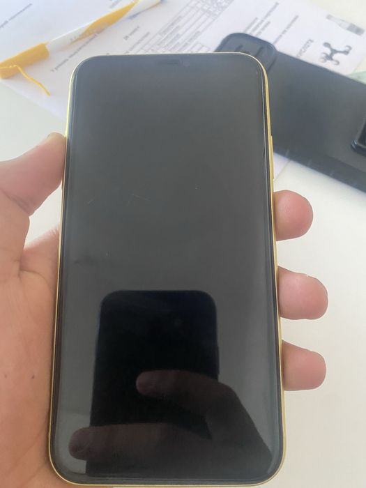 Продам айфон 11