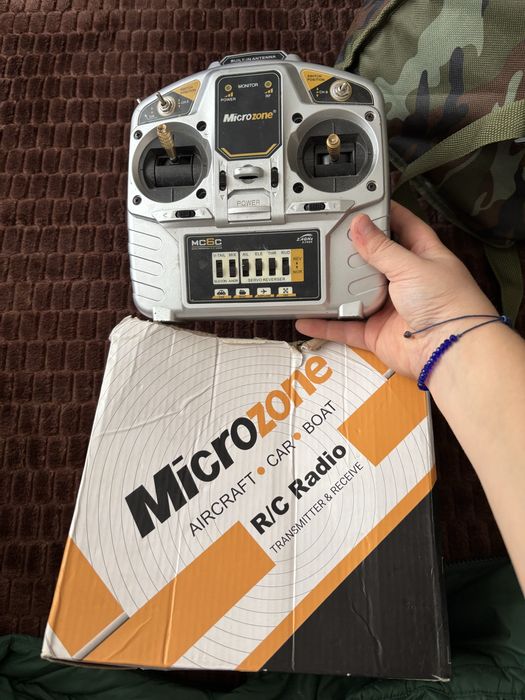 Vand (navomodel) de plantat cu 2 acumulatori si un incarcator