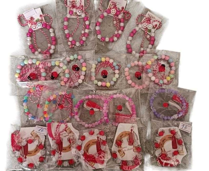 мартеници брошки