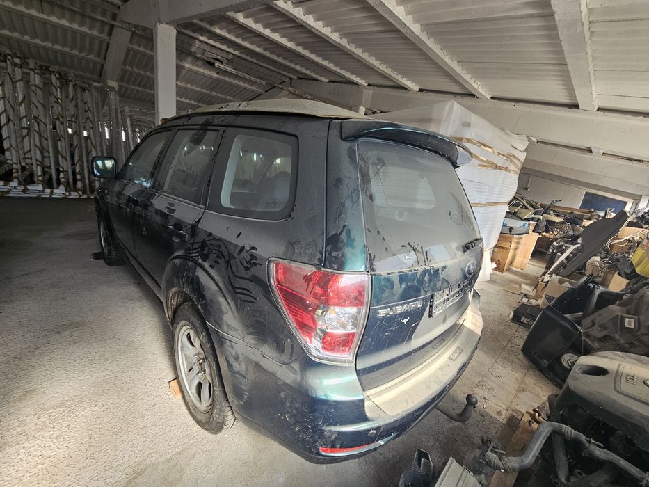 Vand Subaru Forester Boxer 2010 ,2.0 diesel  , motor defect , Germania