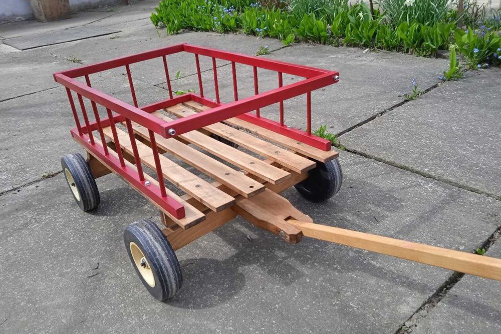 cărucior de joacă pentru copii