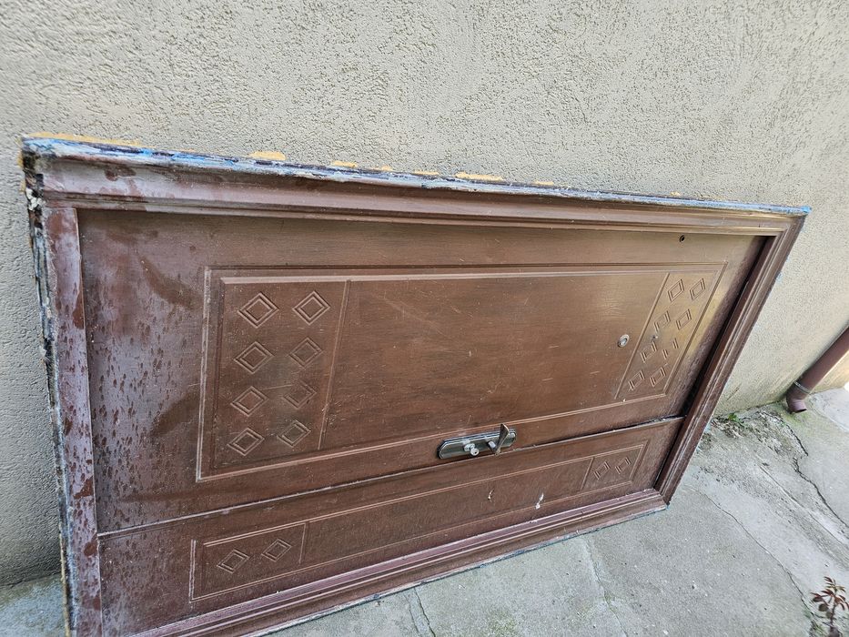 Usa metalica intrare cu puisor 1200 x  2005