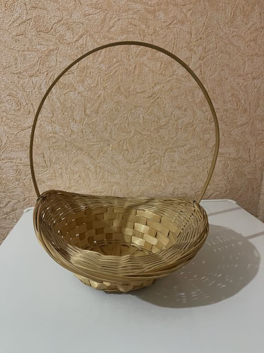 Корзина плетенная