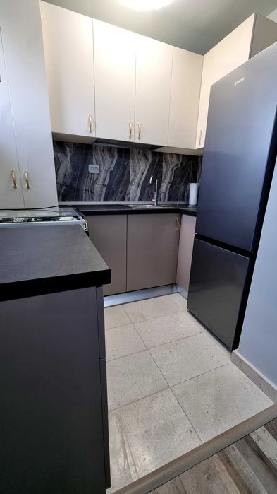 Inchiriez apartament