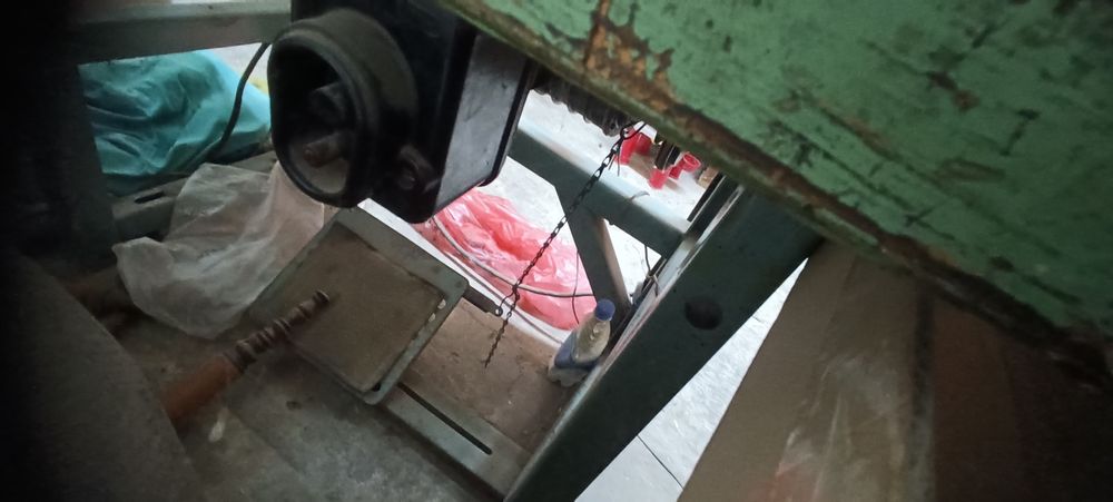Швейная машинка 22 класса со столом