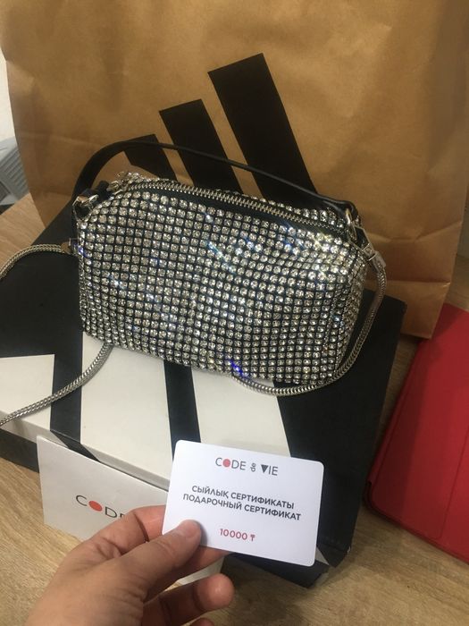 Продам сумочку вечернюю,новая-5000 тг