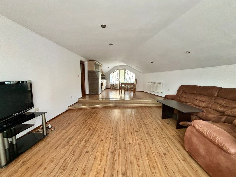 Дава се под наем Етаж от къща в Шумен, Херсон - 145 кв.м за 510 € - Снимка #7