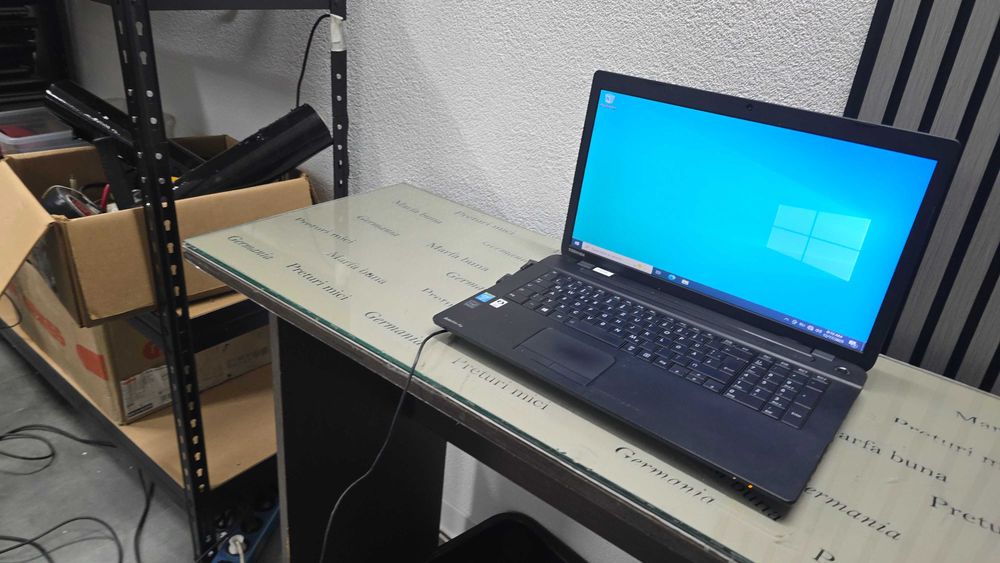 Laptop core i5 - Toshiba Satellite PRO C70 - functional - instalat
