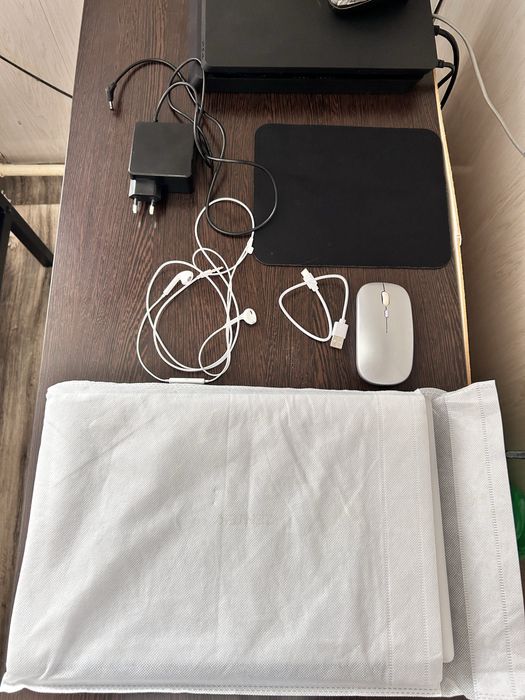 Продаю ноутбук почти новый