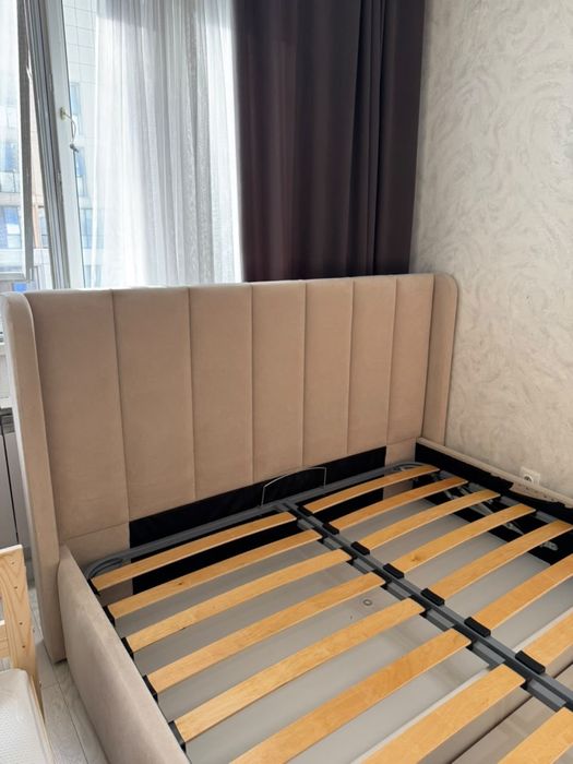 Продается кровать 1,6 м
