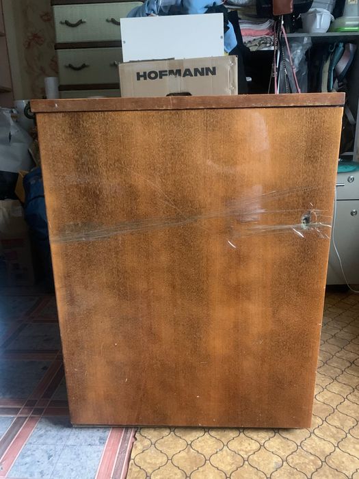 Швейная машинка с тумбой Чайка 2 советская