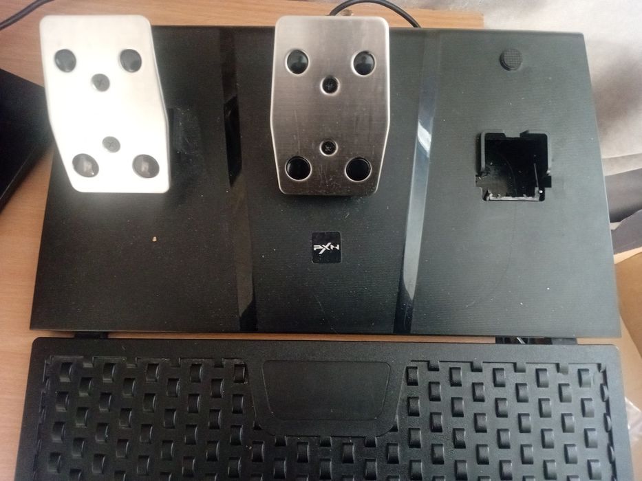 Продам игровой руль PXN 9