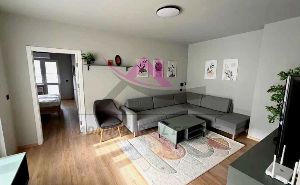 Дава се под наем Тристаен апартамент в Варна, Цветен квартал - 65 кв.м за 700 € - Снимка #1