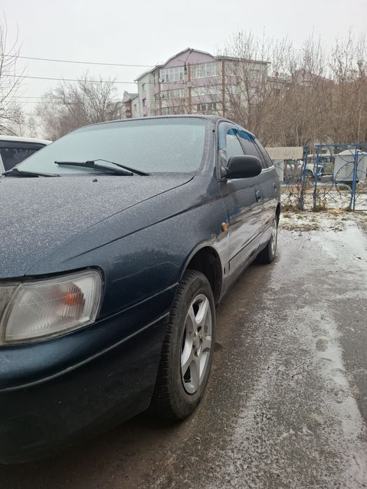 Тойота Карина универсал