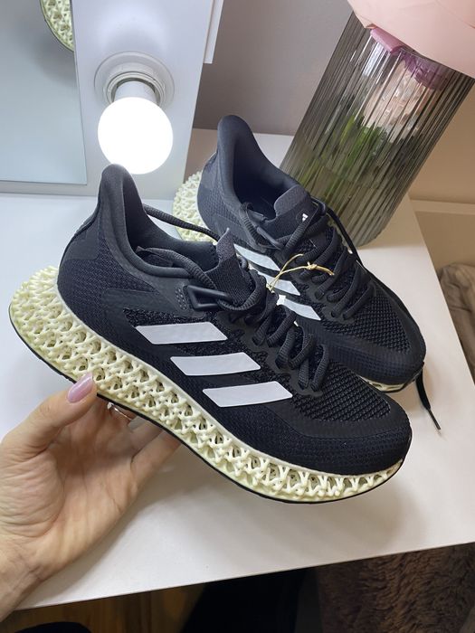 Adidasi adidas
