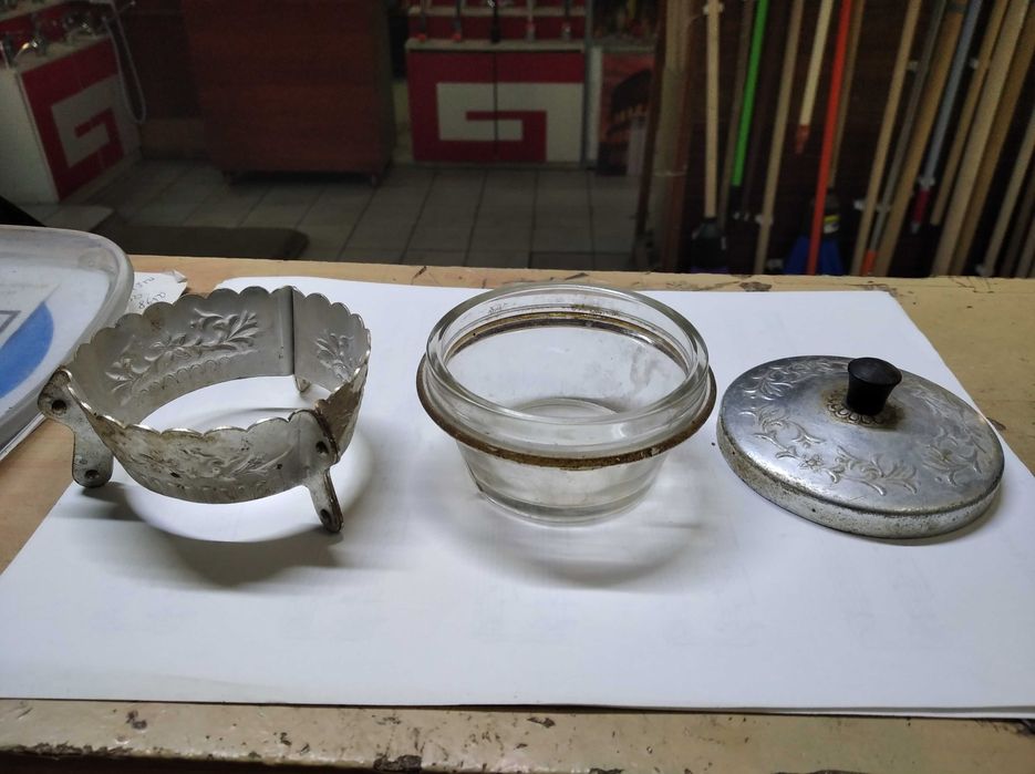 книги открытки \Противогаз\ Колесо прялки\Счеты вычислительные ручные