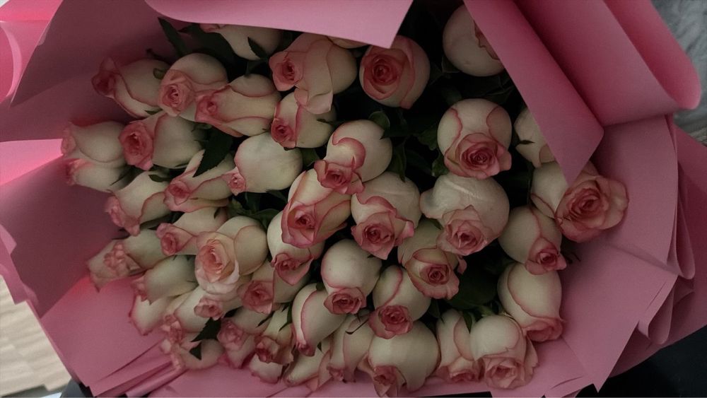 Цветы 51 роз метровые