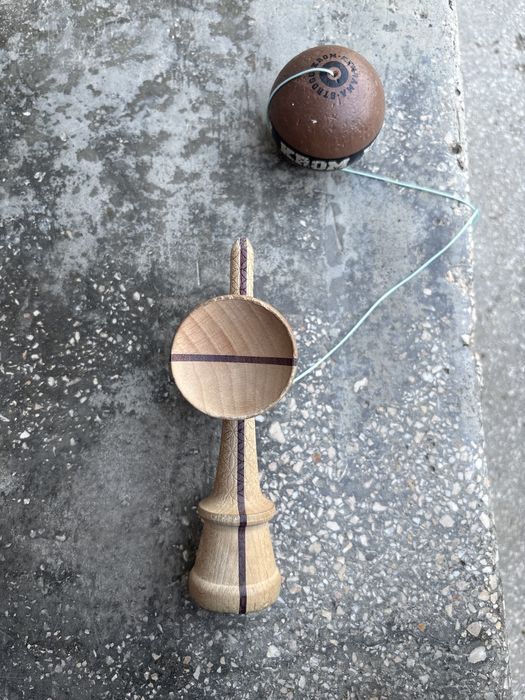 Kendama sweets brkoen shape