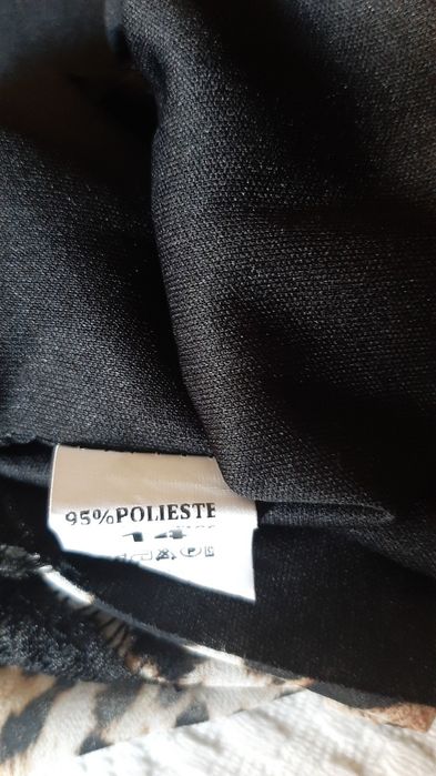 Rochie varsta 13-14 ani din voal cu animal print.