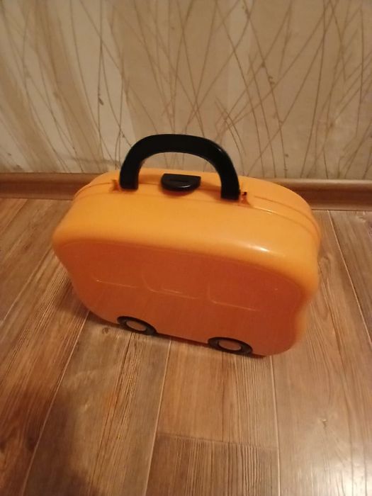 Аптечка пустая 1000 тенге