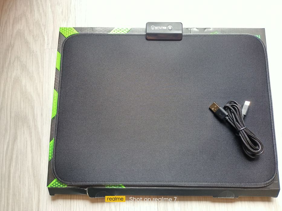 Battletron RGB геймърски пад за мишка