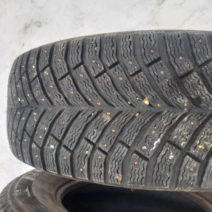 Продам зимние шины 265.65.р17