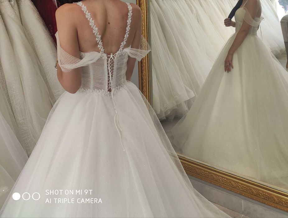 Сватбени рокли,аксесоари