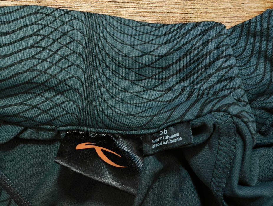 KJUS Дамска фланелка размер 36 / S