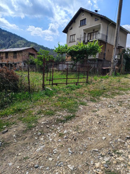 Продавам къща в с.Зимевица
