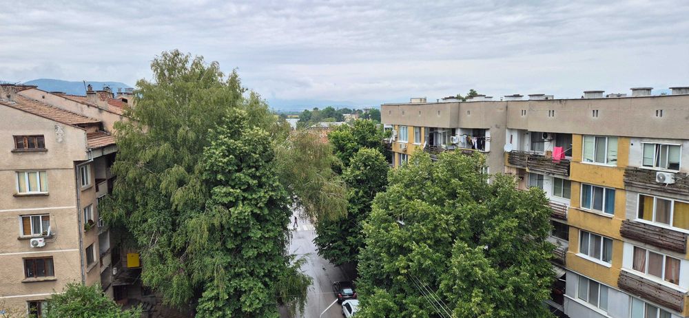 Продава се Тристаен апартамент в Ботевград - 117 кв.м за 13 €/кв.м - Снимка #4