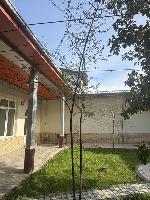 Дом, 6 соток, торцевая, махалля Амир Темур, за рестораном Трюфель
