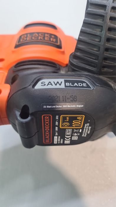 электрический кусторез Black+Decker BEHTS301