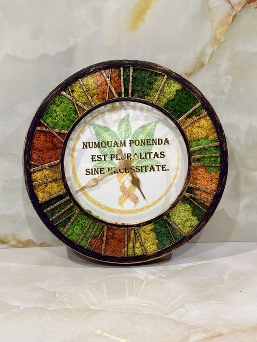 Часовник със скандинавски мъх