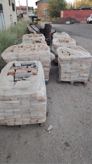 Строительный кирпич