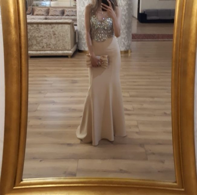 Продам крутое вечернее платье. Размер 42