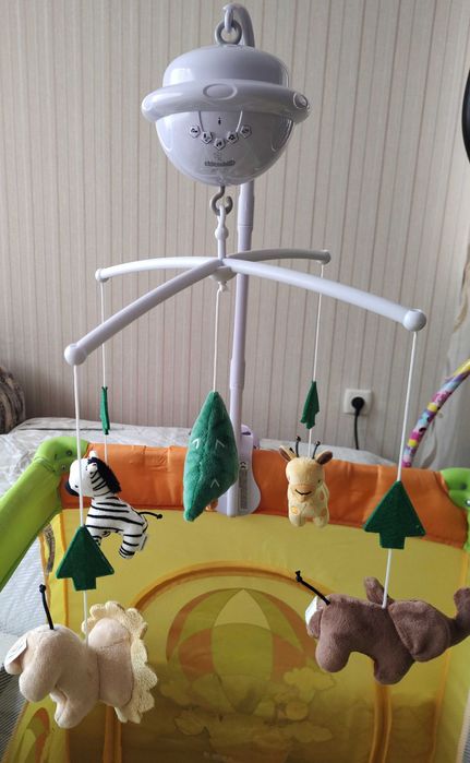 Chipolino Музикална играчка за легло с проектор Джунгла