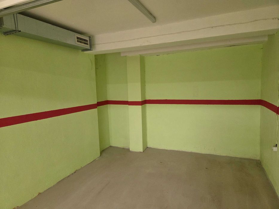 Дава се под наем Гараж / Паркомясто в София, Малинова долина - 18 кв.м за 117.3 € - Снимка #1