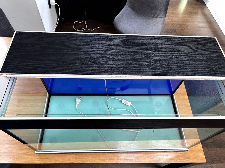 Предлагам аквариум 126 литра.