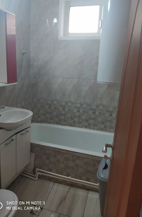 Închiriez Apartament 3 camere